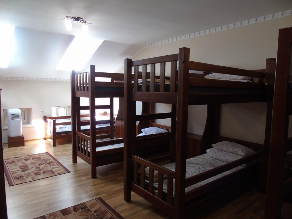 Lions Heart Hostel Lviv Dış mekan fotoğraf